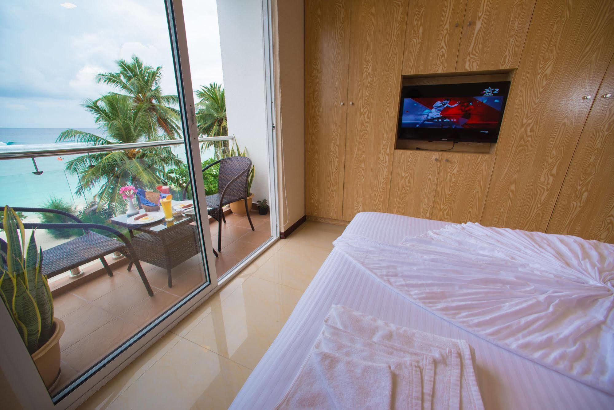 Hathaa Beach Maldives Hulhumalé Eksteriør billede